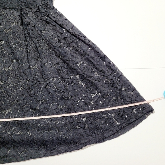 Black Lace Dress with Stretch (L) - Picture 12 of 12